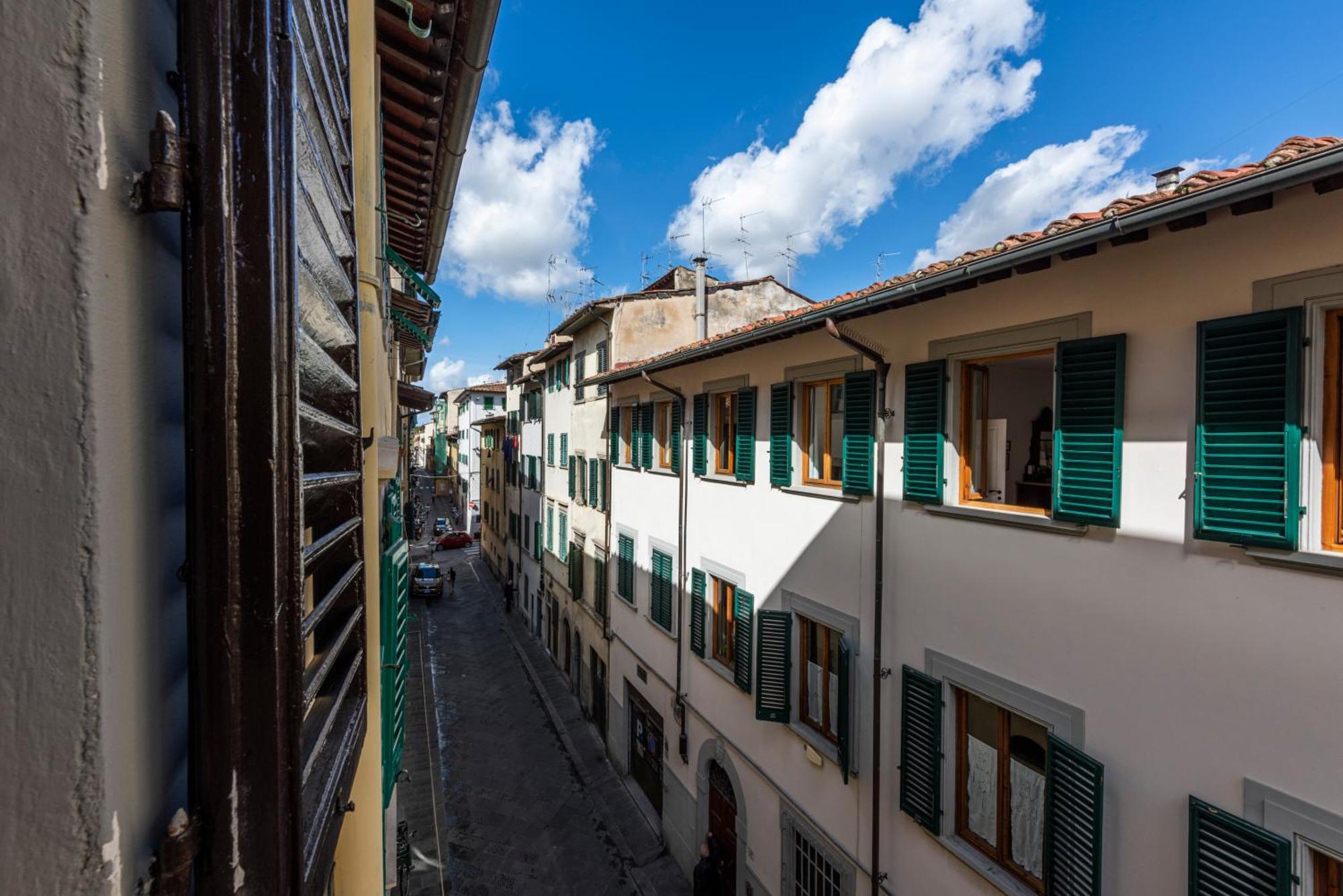 Cosy In Glamorous Santo Spirito Apartment Florenz